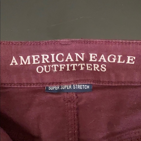 Maroon American Eagle jean shorts - Picture 3 of 4